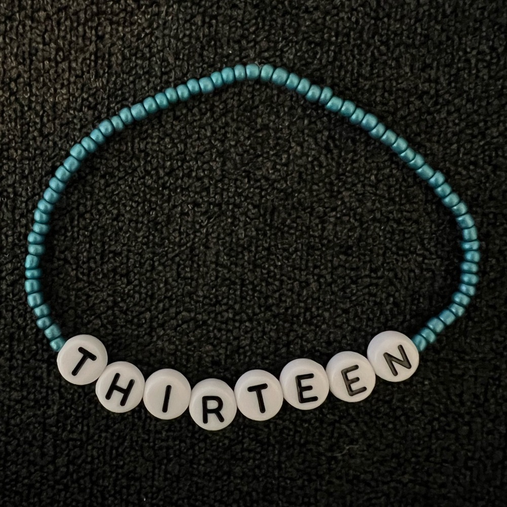 Taylor Swift 13 friendship bracelet